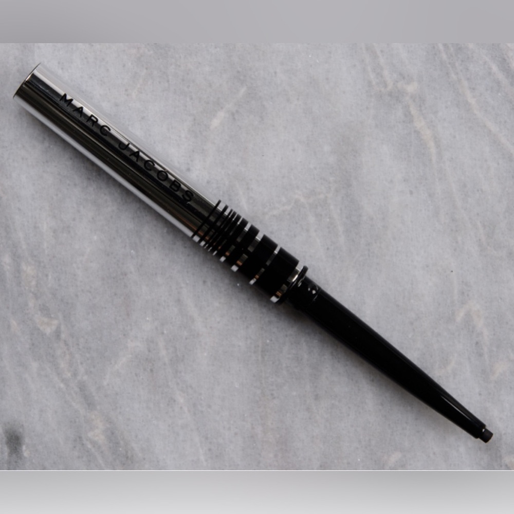 Marc Jacobs 42 Blacquer Fineliner - Picture 2 of 5